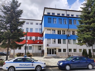 Успешно приключи проект за реновиране на сградите на полицията и на пожарната в Панагюрище