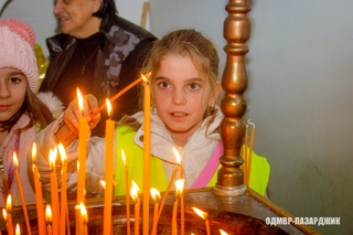 Доброволците от Детските полицейски управления в областта посетиха храмове в навечерието на Рожедство