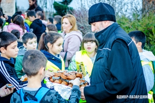 Доброволците от Детските полицейски управления в областта посетиха храмове в навечерието на Рожедство