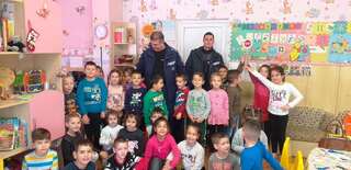 Продължават посещения на полицаи от Пазарджик в детските градини в региона