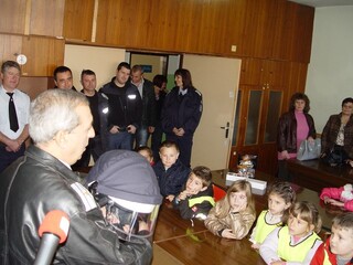 Деца от подготвителни групи при ОДЗ „Юрий Гагарин” гостуваха на служителите от РУП-Пазарджик