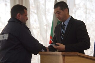 67 стажант-полицаи положиха днес клетва за спазване на нормите на Етичен кодекс за поведение на държавните служители в МВР.