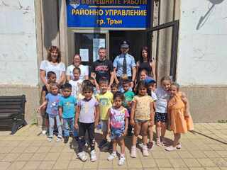 Районните управления при ОДМВР – Перник отвориха вратите си за деца и ученици
