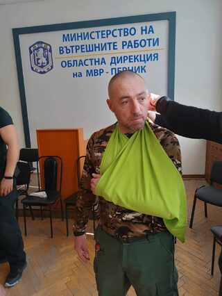 Полицаи и спасители преминаха курс по първа долекарска помощ