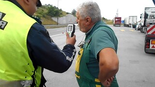 Специализирана полицейска операция по метода „Широкообхватен контрол“ се проведе днес в Перник