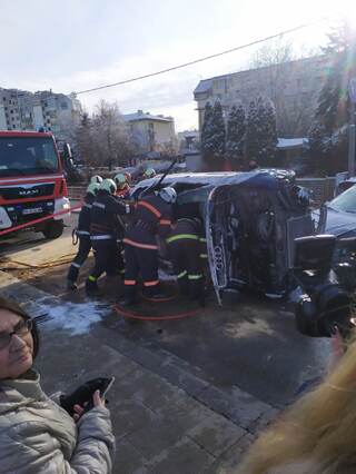 Служители на полицията и пожарната участваха в регионално учение