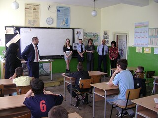 Панихида в памет на децата, загинали в пътнотранспортни произшествия бе отслужена днес в Перник