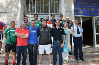 46 полицаи и 15 пожарникари наградени за празника на МВР 