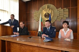 Момчета от Перник, Трън и Радомир ще представляват региона на националния конкурс за детска рисунка „Аз и Детското полицейско управление“