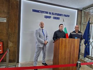 Извънреден брифинг по повод усложнената пожарна обстановка в областта и падналия проливен дъжд на 16 юли