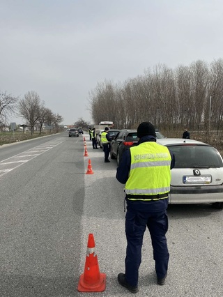 Десетки проверени автомобили и лица при спецакция от служители на РУ-Раковски