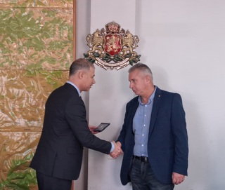 Комисар Костадин Костов с отличие след дългогодишна професионална кариера в МВР