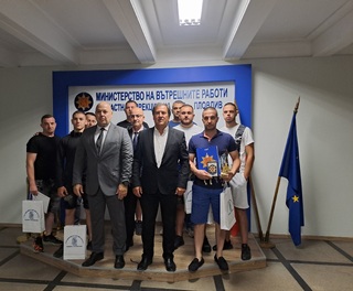 Признателност за седем доброволци от Съединение, помогнали в издирването на техен възрастен съгражданин