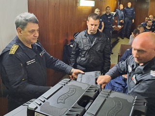 Още 50 нови пистолети се зачисляват към въоръжението на пловдивската полиция