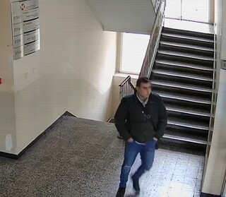 Пловдивската полиция търси съдействие за установяване самоличността на мъжа от снимките