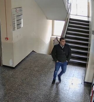 Пловдивската полиция търси съдействие за установяване самоличността на мъжа от снимките