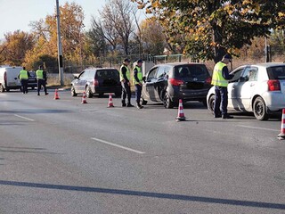 Стотици проверени автомобили и лица при спецакция по линия на пътната безопасност в Пловдив и областта