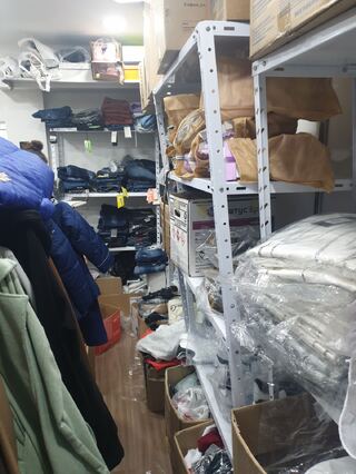 Собственичка на търговско дружество бе задържана за незаконно разпространение на фалшиви маркови стоки