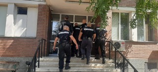 Жандармерия подсилва денонощната охрана на най-сериозно засегнатите от наводнението карловски села