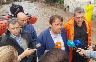 Няма данни за жертви и сериозно пострадали хора след поройните дъждове, предизвикали наводнения на територията на Община Карлово