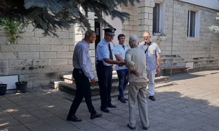 Двама братя рецидивисти са задържани за грабеж над възрастен мъж