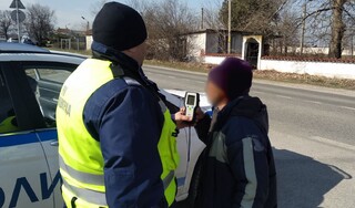 Специализирана полицейска операция се провежда в населени места от Община Асеновград в рамките на днешния ден