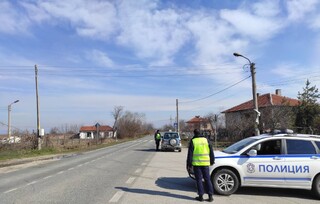 Специализирана полицейска операция се провежда в населени места от Община Асеновград в рамките на днешния ден