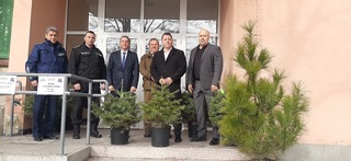 ОДМВР-Пловдив в подкрепа на благотворителната кампания „Купи елхичка, помогни“