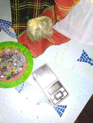 Двама дилъри, пласирали дрога на ученици са задържани в полицейския арест 