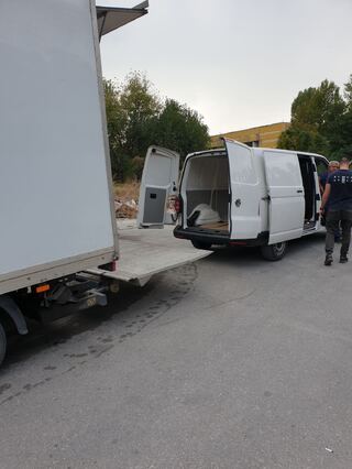 Престъпна схема за  износ на нелегални цигари за Европа, разкриха служители на икономическа полиция