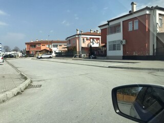 Патрулни автомобили с високоговорители предупреждават жителите на Пловдивска област да не нарушават ограничителните мерки