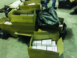 Полицаите от Раковски задържаха крупна контрабанда на стоки в турски автобус 