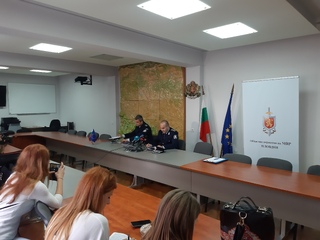 Екипи на специализираните полицейски сили, пътна полиция и жандармерията ще осигуряват сигурността на гражданите по време на празниците 