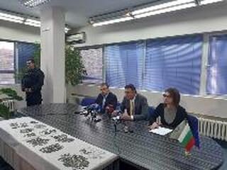 Пловдивски криминалисти пресякоха канал за търговия с културни ценности 