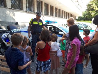 Деца от социални рискови групи гостуваха днес в пловдивското Четвърто РУ 