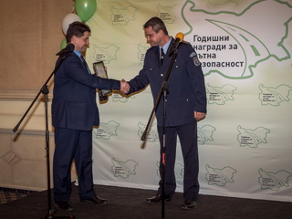 Четирима пътни полицаи отличени за професионализъм 