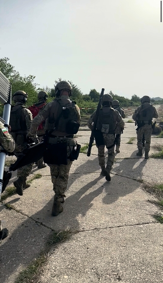 СЛУЖИТЕЛИ НА ИНСТИТУТА ПО ПСИХОЛОГИЯ УЧАСТВАХА В ПРОВЕЖДАНЕТО НА СПЕЦИАЛИЗИРАНА ПОЛИЦЕЙСКА ОПЕРАЦИЯ С УЧЕБНА ЦЕЛ