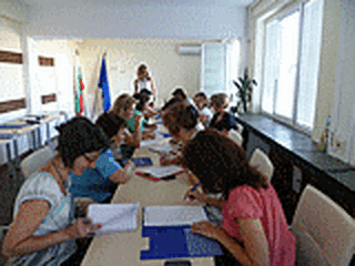 В изпълнение на проект SOCOPOL, в периода 29.08-03.09.2011г. в Института по психология-МВР се проведе “Обучение на обучители 2” 