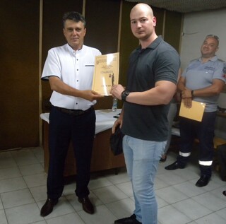 Началникът на РУ-Кубрат победи в състезание по стрелба за служители
