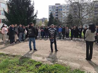Рокери и полицаи беседваха за пътна безопасност с гимназисти от Разград