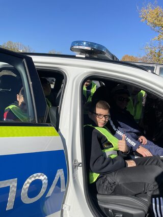 СПОРТНО УЧИЛИЩЕ „МАЙОР АТАНАС УЗУНОВ“ В РУСЕ ДНЕС ОТКРИ ПЪРВОТО СИ ДЕТСКО ПОЛИЦЕЙСКО УПРАВЛЕНИЕ С УЧЕНИЦИ ОТ 5 КЛАС