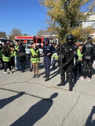 СПОРТНО УЧИЛИЩЕ „МАЙОР АТАНАС УЗУНОВ“ В РУСЕ ДНЕС ОТКРИ ПЪРВОТО СИ ДЕТСКО ПОЛИЦЕЙСКО УПРАВЛЕНИЕ С УЧЕНИЦИ ОТ 5 КЛАС