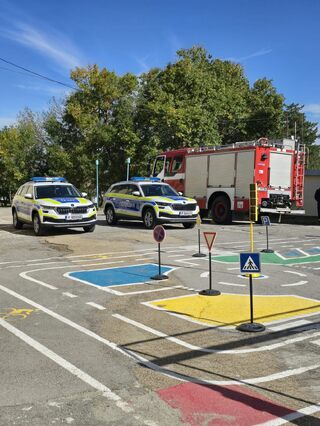 ДЕТСКО ПОЛИЦЕЙСКО УПРАВЛЕНИЕ ОТВОРИ ВРАТИ В ГР. БЯЛА В СЪТРУДНИЧЕСТВО МЕЖДУ РАЙОННО УПРАВЛЕНИЕ – БЯЛА И НАЧАЛНОТО УЧИЛИЩЕ "СВ. СВ. КИРИЛ И МЕТОДИЙ"