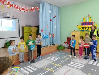 ОТКРИТ УРОК ПО ПЪТНА БЕЗОПАСНОСТ В ДЕТСКА ГРАДИНА „ЩАСТЛИВО ДЕТСТВО“ ВЪВ ВЕТОВО