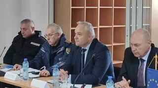 Министър Демерджиев: Правим необходимото за насочено обучение на служителите, за да опазваме живота и здравето на хората