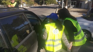 ИЗНЕСЕНО ЗАНЯТИЕ НА ТЕМА „БЕЗОПАСНОСТ НА ДВИЖЕНИЕТО ПО ПЪТИЩАТА“ ПРОВЕДОХА УЧЕНИЦИТЕ ОТ ДЕТСКОТО ПОЛИЦЕЙСКО УПРАВЛЕНИЕ ПРИ РУ – СЛИВО ПОЛЕ