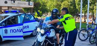 ПОЛИЦАИ ОТ РУСЕНСКО СЕ ВКЛЮЧИХА В ИНИЦИИРАНИТЕ ДНЕС В ЦЯЛАТА СТРАНА ТЕМАТИЧНИ СЪБИТИЯ ЗА ДЕНЯ НА БЕЗОПАСНОСТТА НА ДВИЖЕНИЕТО ПО ПЪТИЩАТА