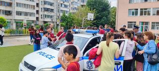 ПОЛИЦАИ ГОСТУВАХА ДНЕС В ОСНОВНО УЧИЛИЩЕ "БРАТЯ МИЛАДИНОВИ" В РУСЕ