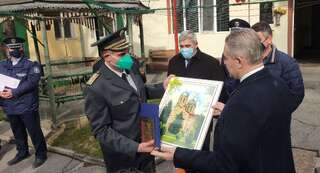 НАГРАДИХА ПОЖАРНИКАРИ И ПОЛИЦАИ, УЧАСТВАЛИ В ЛИКВИДИРАНЕ НА ПРОИЗШЕСТВИЕ НА ЖП ГАРАТА В БОРОВО