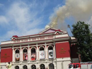 БЛАГОДАРЕНИЕ НА БЪРЗИТЕ, ТОЧНИ И ПРЕЦИЗНИ ДЕЙСТВИЯ НА ПОЖАРНИКАРИТЕ БЕ СПАСЕНА ЕДНА НАЙ-ЕМБЛЕМАТИЧНИТЕ СГРАДИ В НАШИЯ ГРАД - НА РУСЕНСКАТА ОПЕРА  ​